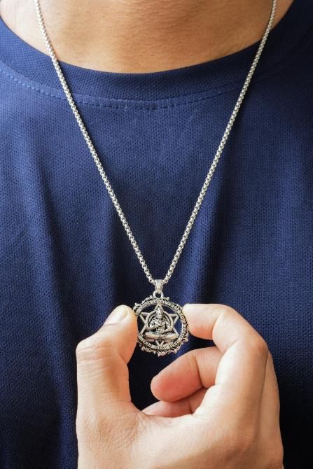 Shree Yantra with Hanuman Raksha Pendant with Chain