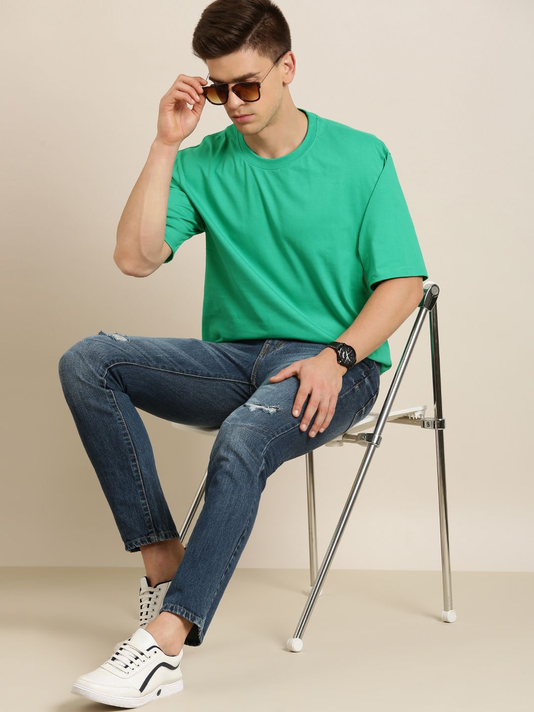 Difference of Opinion Green Solid Oversized T-Shirt